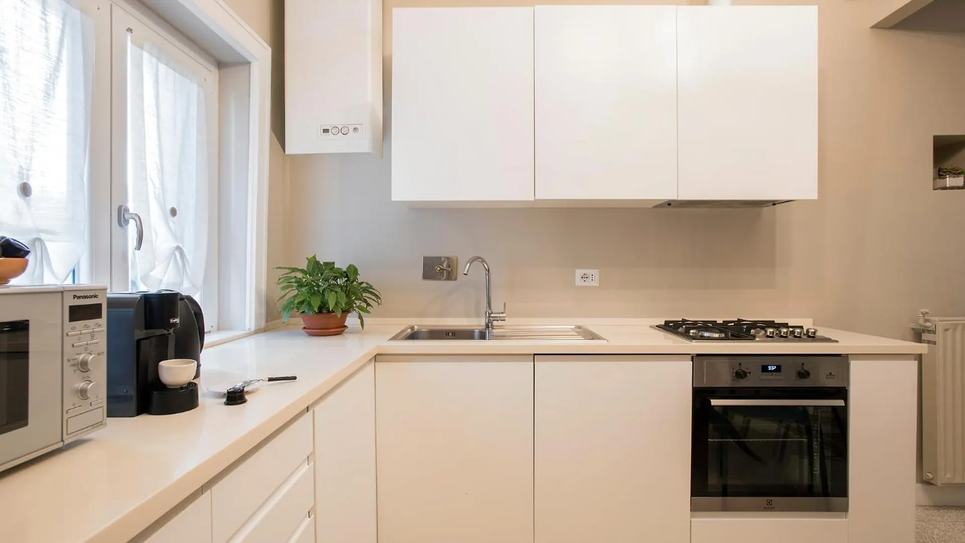 Gonfalone 6 Bed & Breakfast Rome 5*,